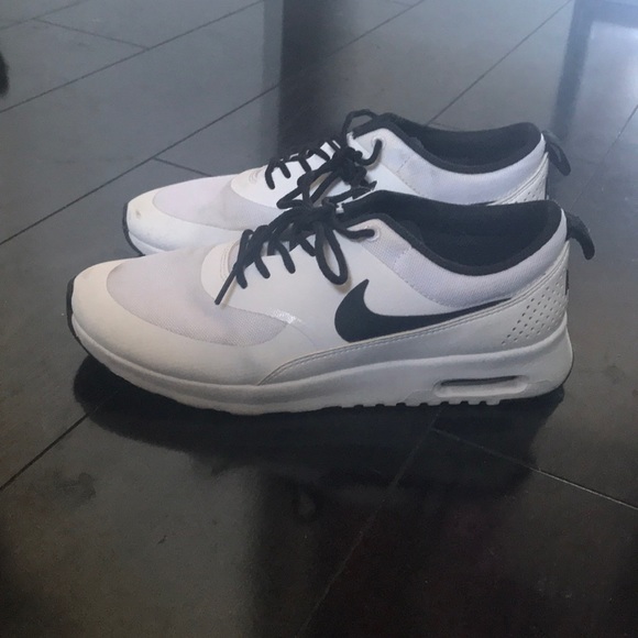nike air max thea white and black